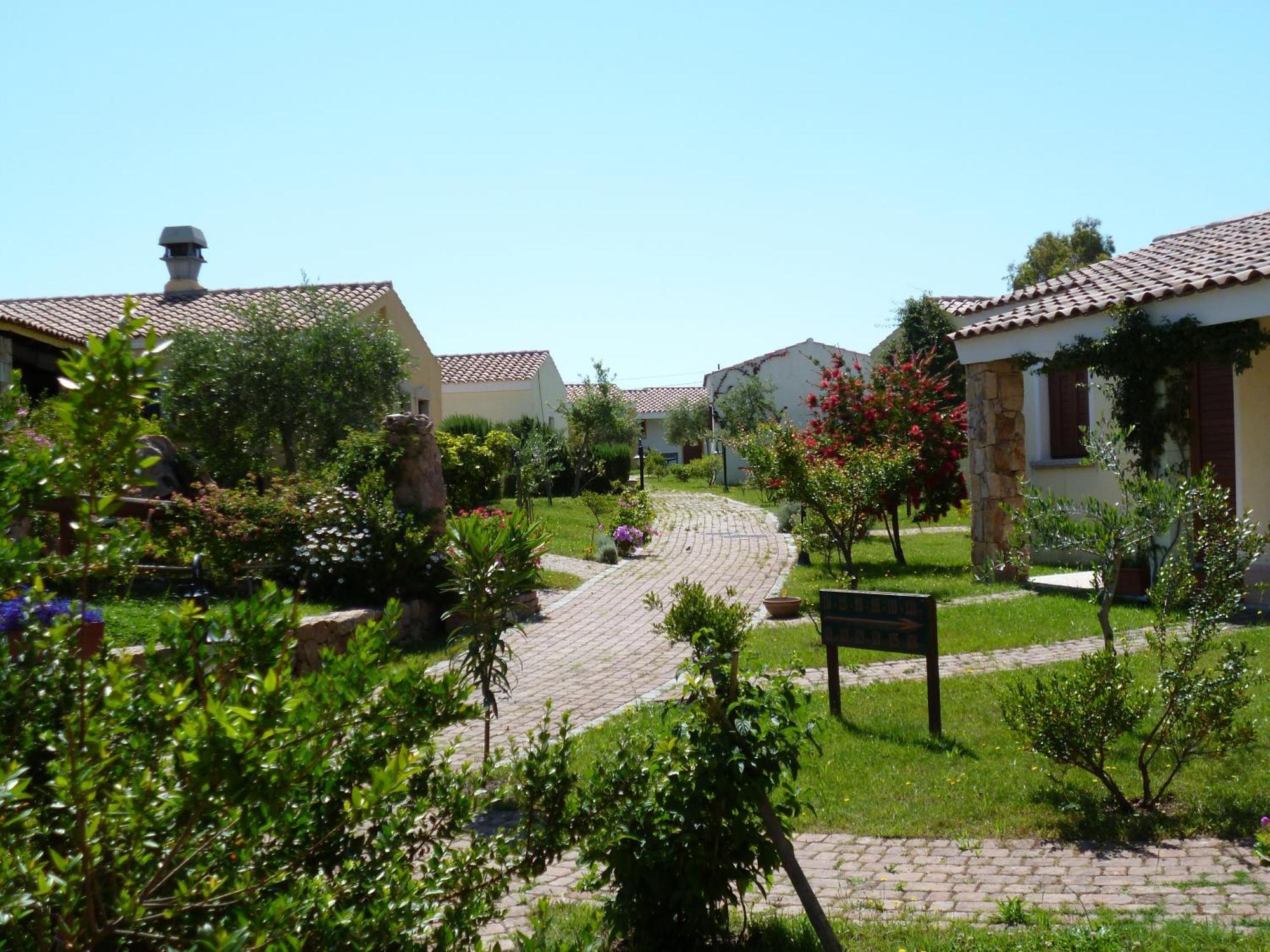 Hotel Cala Mirto Budoni Extérieur photo