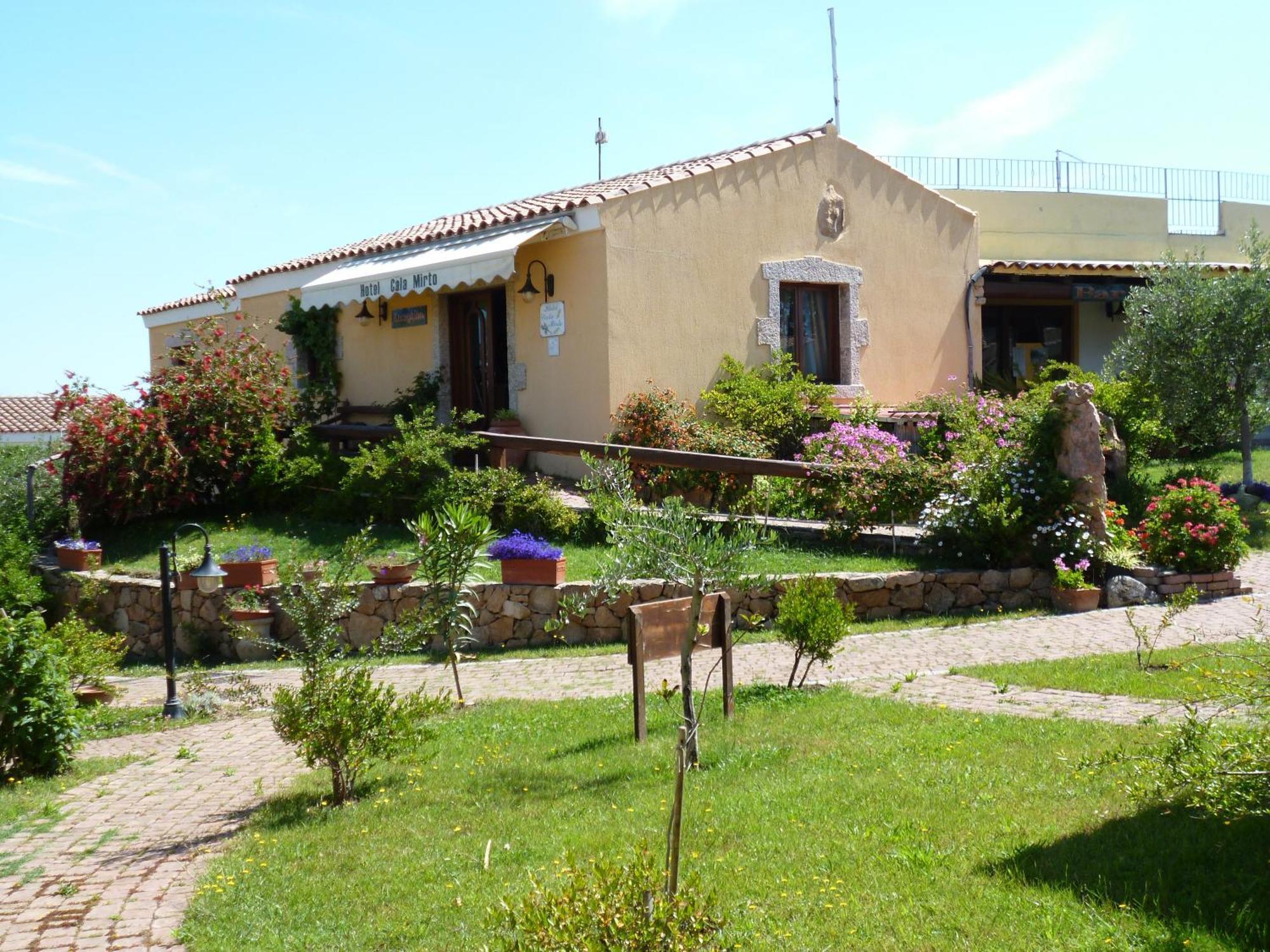 Hotel Cala Mirto Budoni Extérieur photo